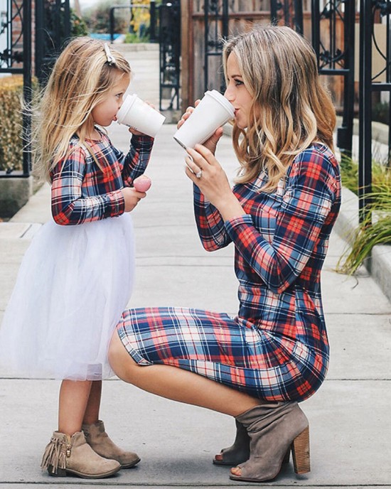 Round Neck Long Sleeve Plaid Tulle Stitching Mom Girl Matching Dress -13121