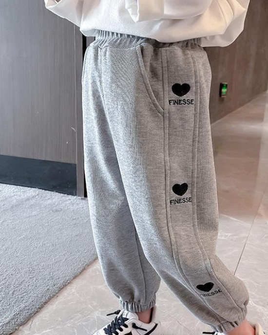 【18M-8Y】Girls Stylish Heart Shape And Letter Embroidered Thick Fleece Pants