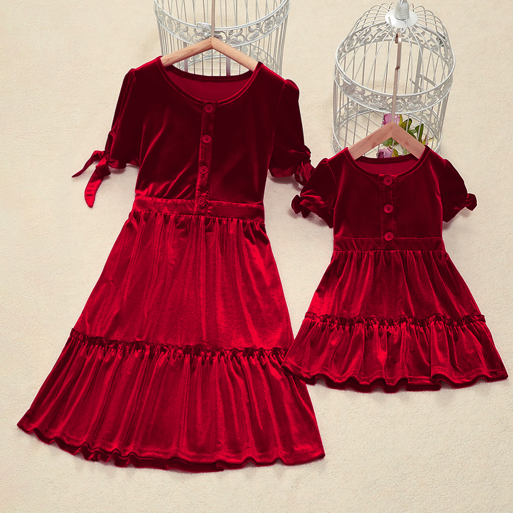 Fashion Round Neck Short Sleeve Red Velvet Mom Girl Matching Dress Fashion Round Neck Short Sleeve Red Velvet Mom Girl Matching Dress