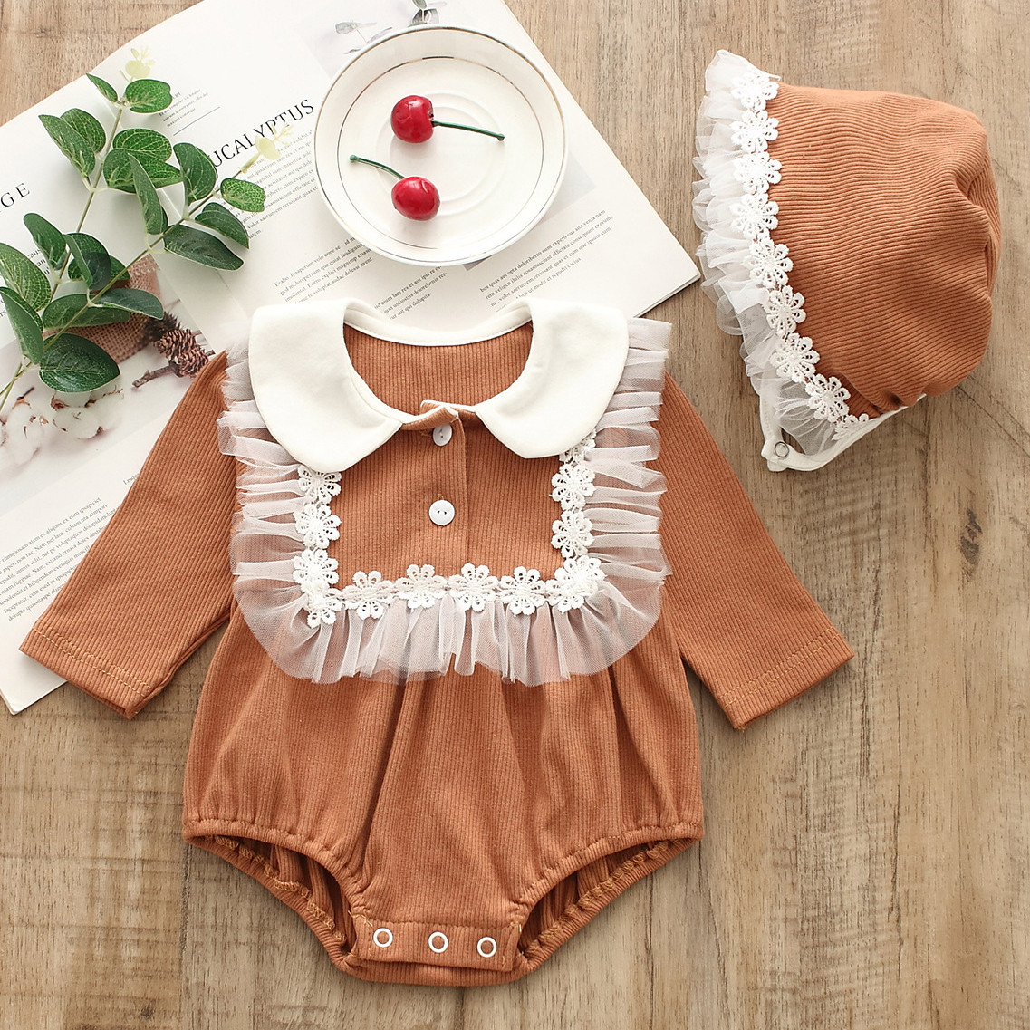 【0M-24M】2-piece Baby Cute Ruffled Long-sleeved Romper With Hat - 8011 【0M-24M】2-piece Baby Cute Ruffled Long-sleeved Romper With Hat - 8011
