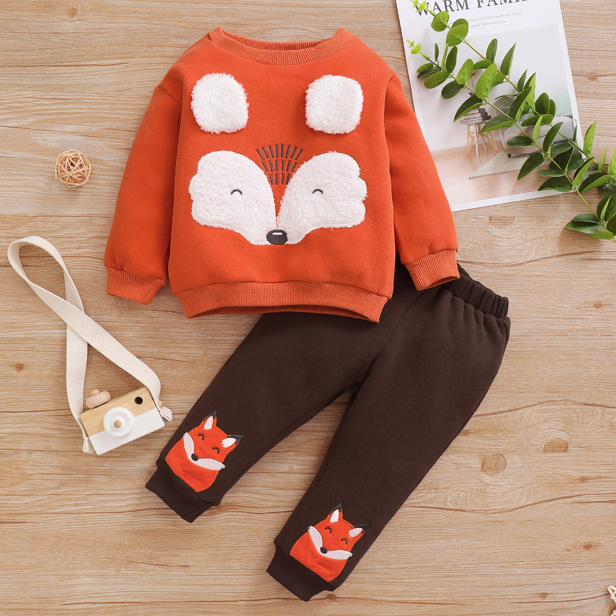 【0M-18M】Baby Cute Cartoon Embroidered Sweatshirt And Pants Set 【0M-18M】Baby Cute Cartoon Embroidered Sweatshirt And Pants Set