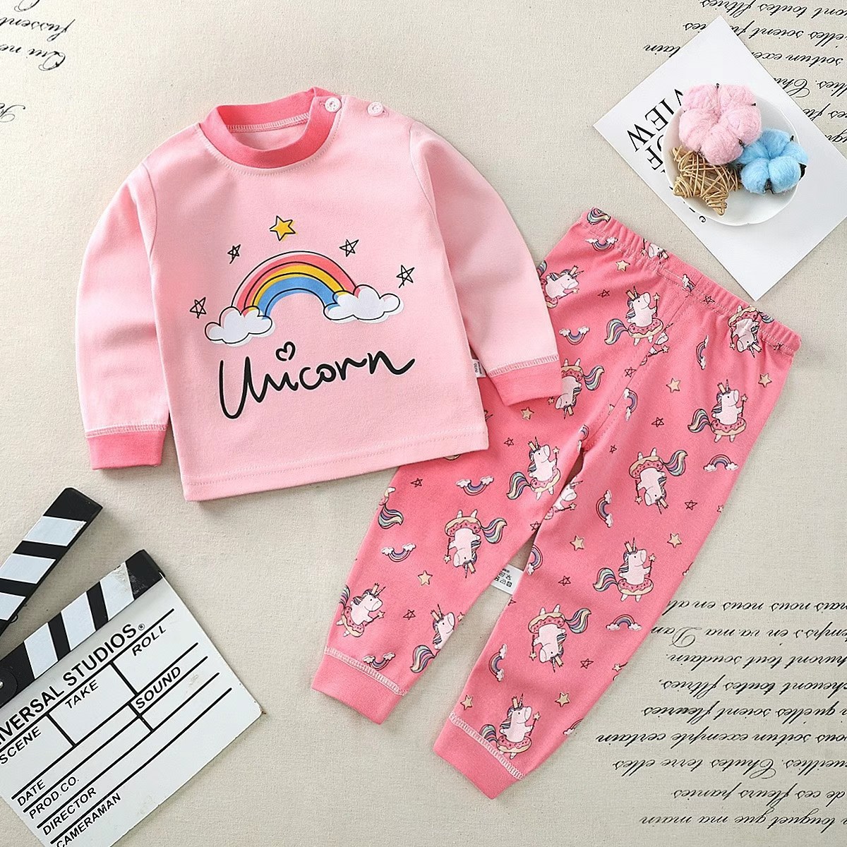 【9M-5Y】Girls Cartoon Print Cotton Long Sleeve Tee And Pants Pajamas Set 【9M-5Y】Girls Cartoon Print Cotton Long Sleeve Tee And Pants Pajamas Set