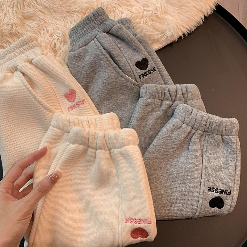 【18M-8Y】Girls Stylish Heart Shape And Letter Embroidered Thick Fleece Pants 【18M-8Y】Girls Stylish Heart Shape And Letter Embroidered Thick Fleece Pants