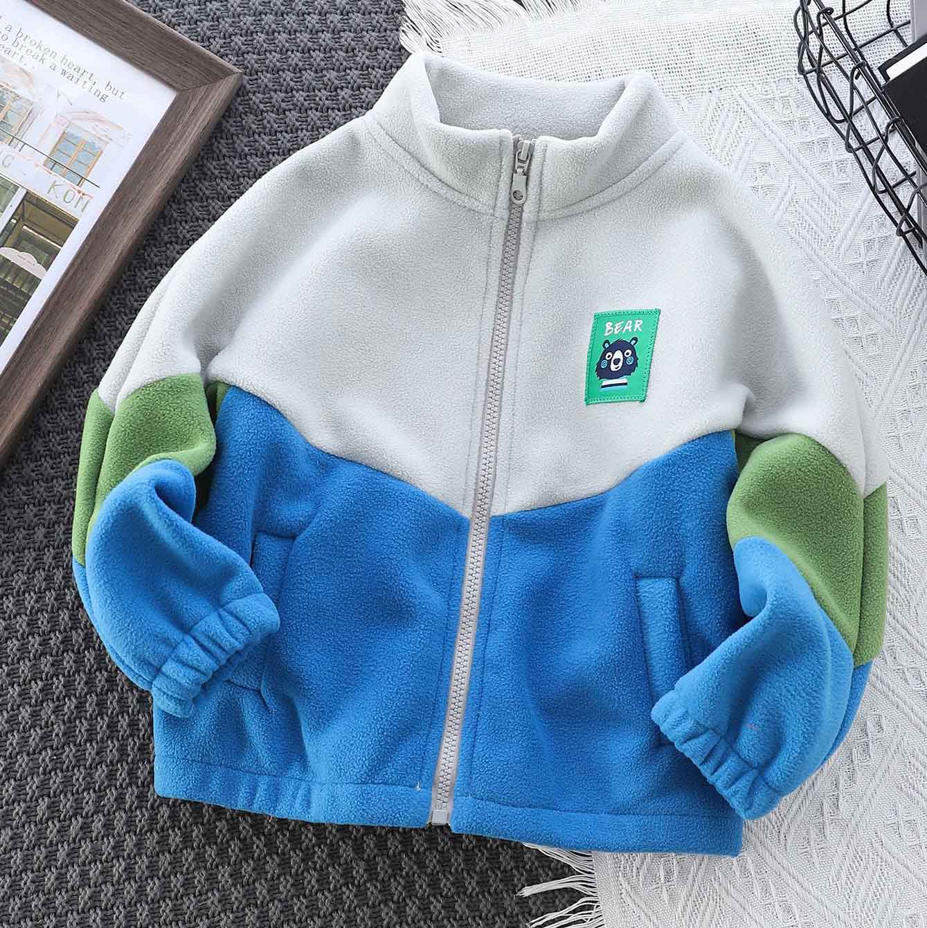 【18M-10Y】Boys Casual Cartoon Bear Embroidered Colorblock Patchwork Fleece Jacket 【18M-10Y】Boys Casual Cartoon Bear Embroidered Colorblock Patchwork Fleece Jacket