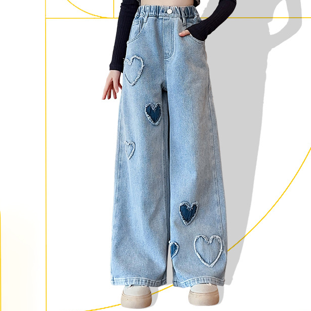 【4Y-12Y】Girls Fashion Heart Shape Embroidered Blue Jeans 【4Y-12Y】Girls Fashion Heart Shape Embroidered Blue Jeans
