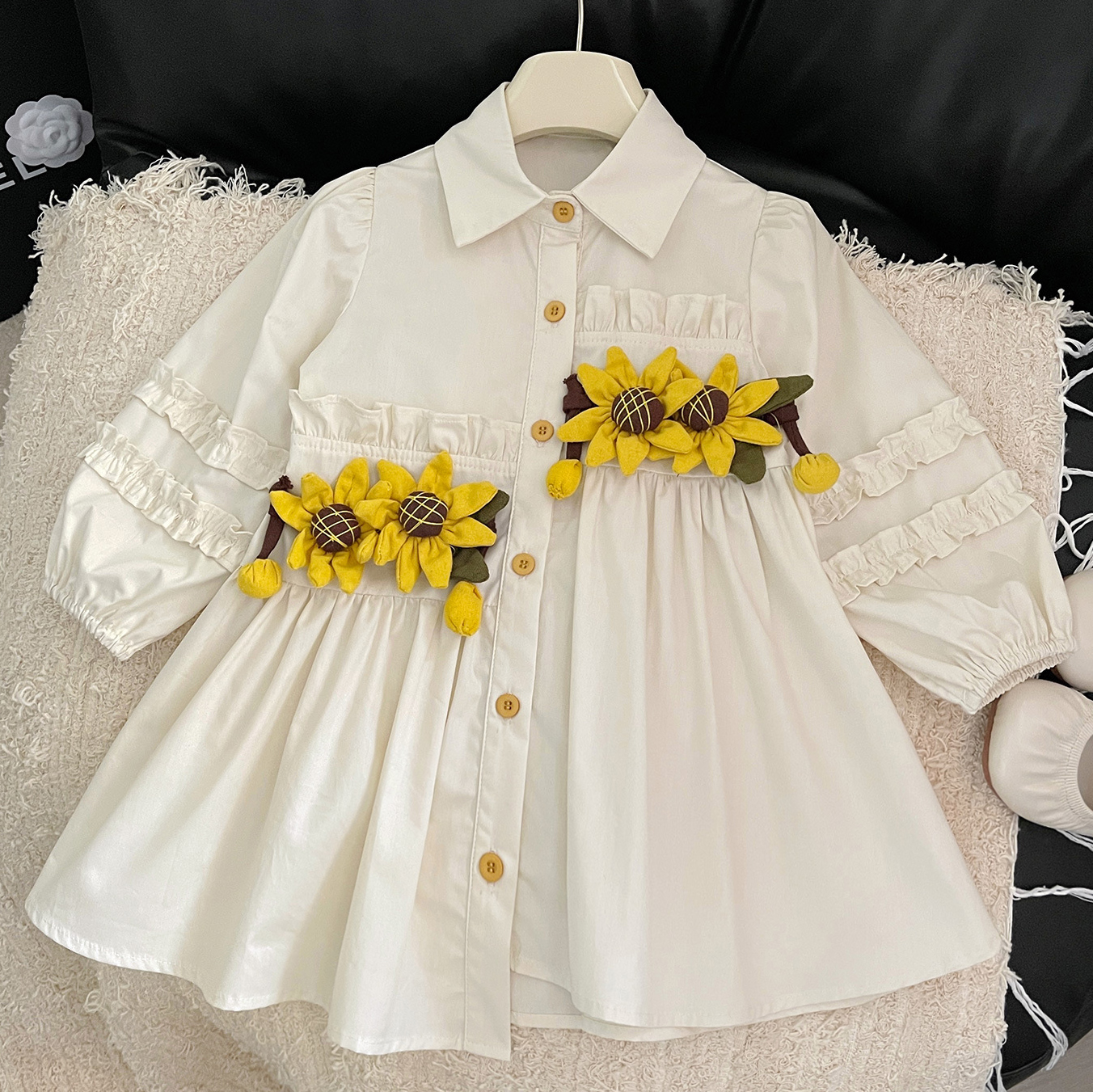 【18M-8Y】Girls Sunflower And Ruffle Design White Shirt Dress 【18M-8Y】Girls Sunflower And Ruffle Design White Shirt Dress
