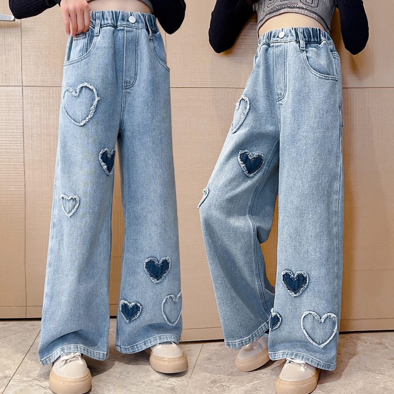 【4Y-12Y】Girls Fashion Heart Shape Embroidered Blue Jeans 【4Y-12Y】Girls Fashion Heart Shape Embroidered Blue Jeans