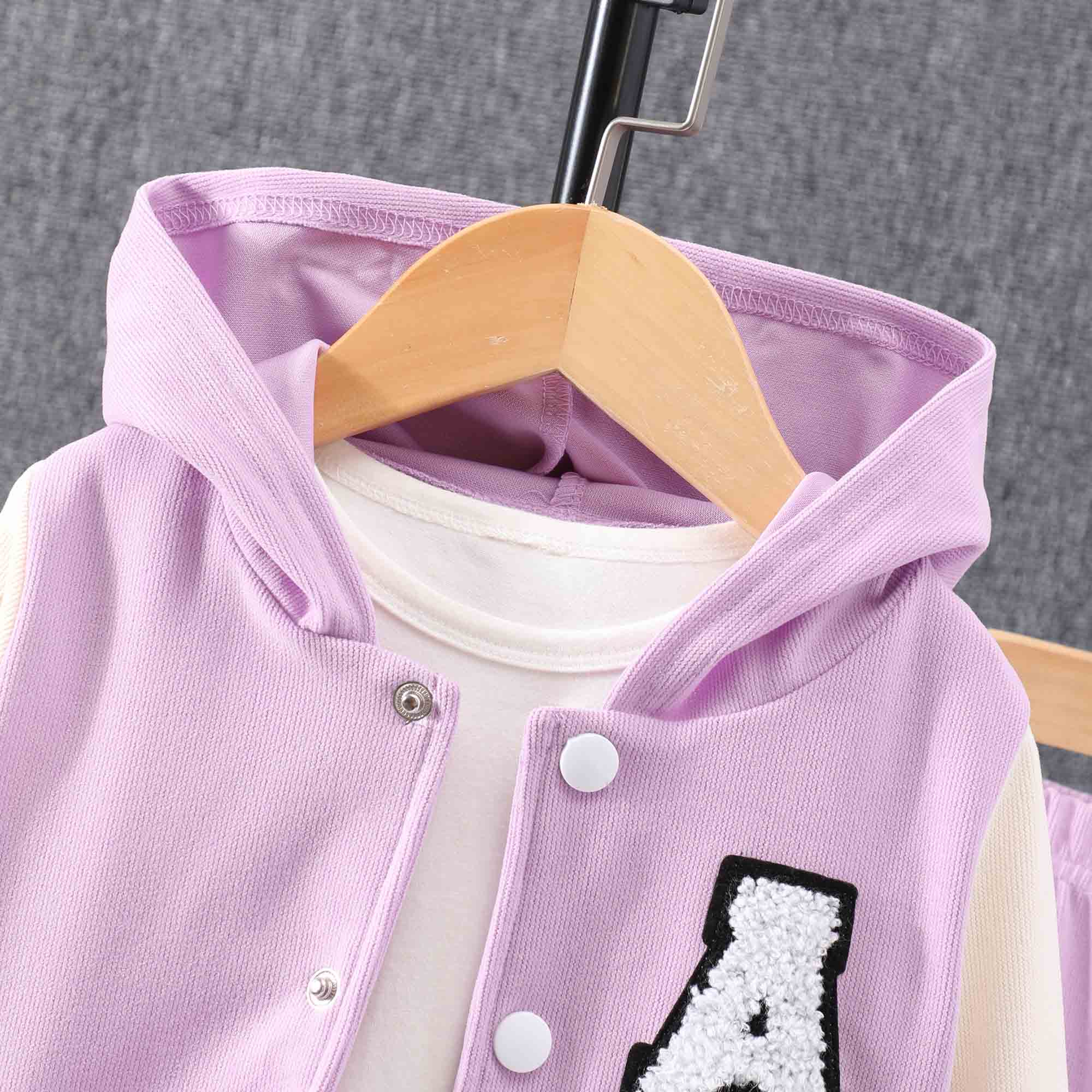 【18M-8Y】2-piece Unisex Letter Embroidered Colorblock Hooded Sports Coat And Pants Set - 34442 【18M-8Y】2-piece Unisex Letter Embroidered Colorblock Hooded Sports Coat And Pants Set - 34442
